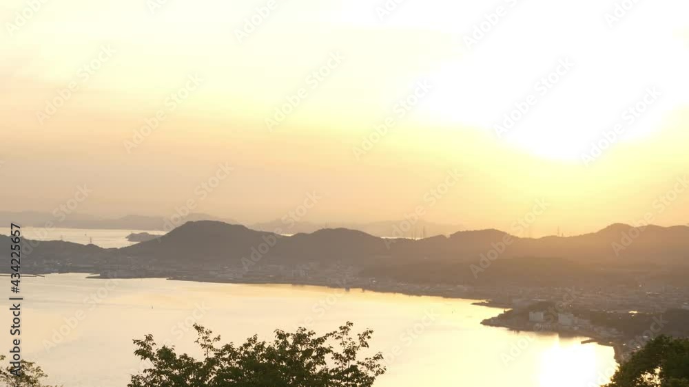 瀬戸内海の夕景・夕日 (ズームイン) 瀬戸内海の夕景・夕日 (ズームイン)
