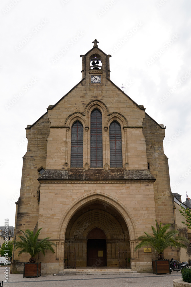 Brive la Gaillarde church St Martin catholic french monument