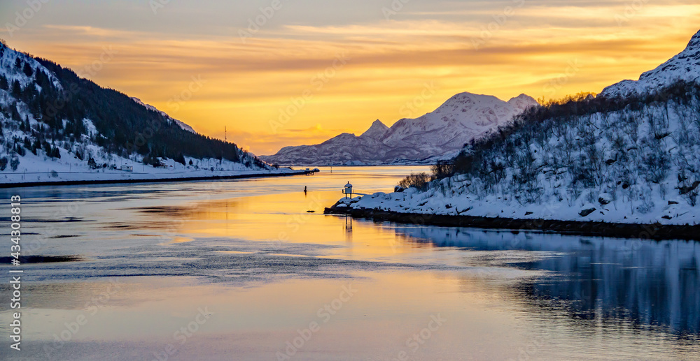 Die Küste Norwegens - Faszinierende Lofoten und Fjorde am Polarkreis Panorama Die Küste Norwegens - Faszinierende Lofoten und Fjorde am Polarkreis Panorama