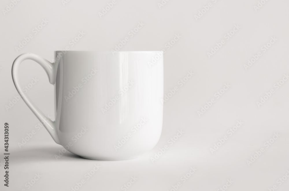 Obraz premium white cup isolated on white background