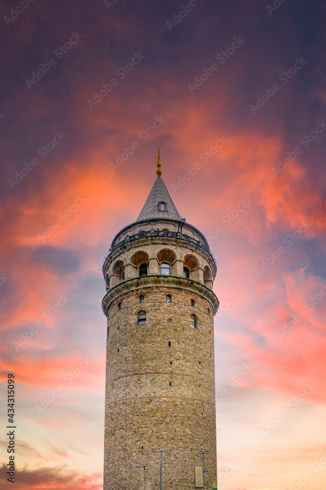 Fototapeta premium Golden Horn against Galata tower, Istanbul, Turkey 