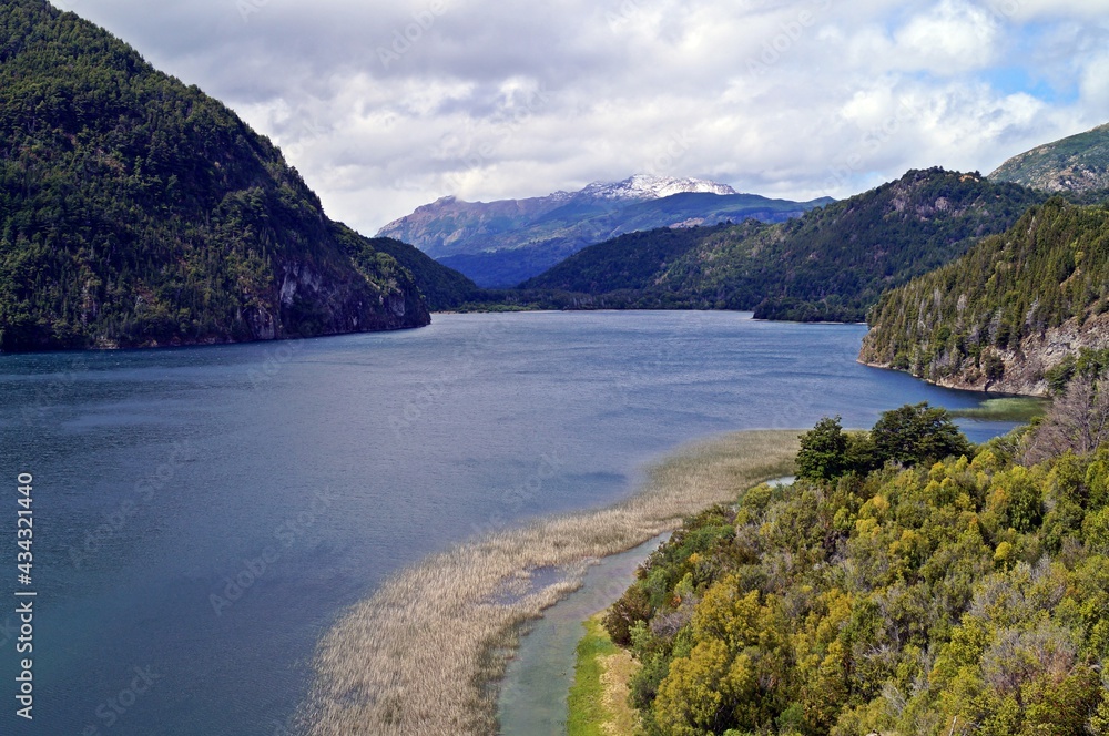 Paisagem do Lago Verde no Parque Nacional Los Alerces - Argentina