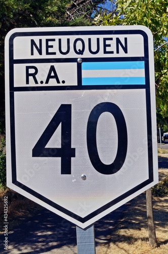 Sinal indicativo da famosa estrada argentina AR40 - Argentina