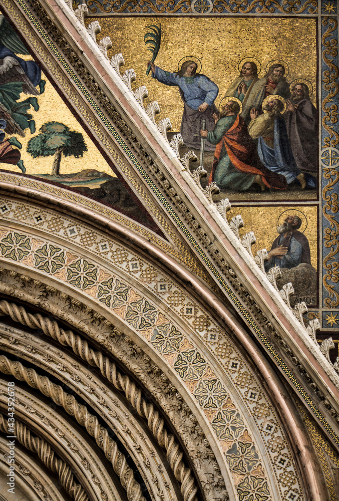 Obraz premium detail of church in Orvieto