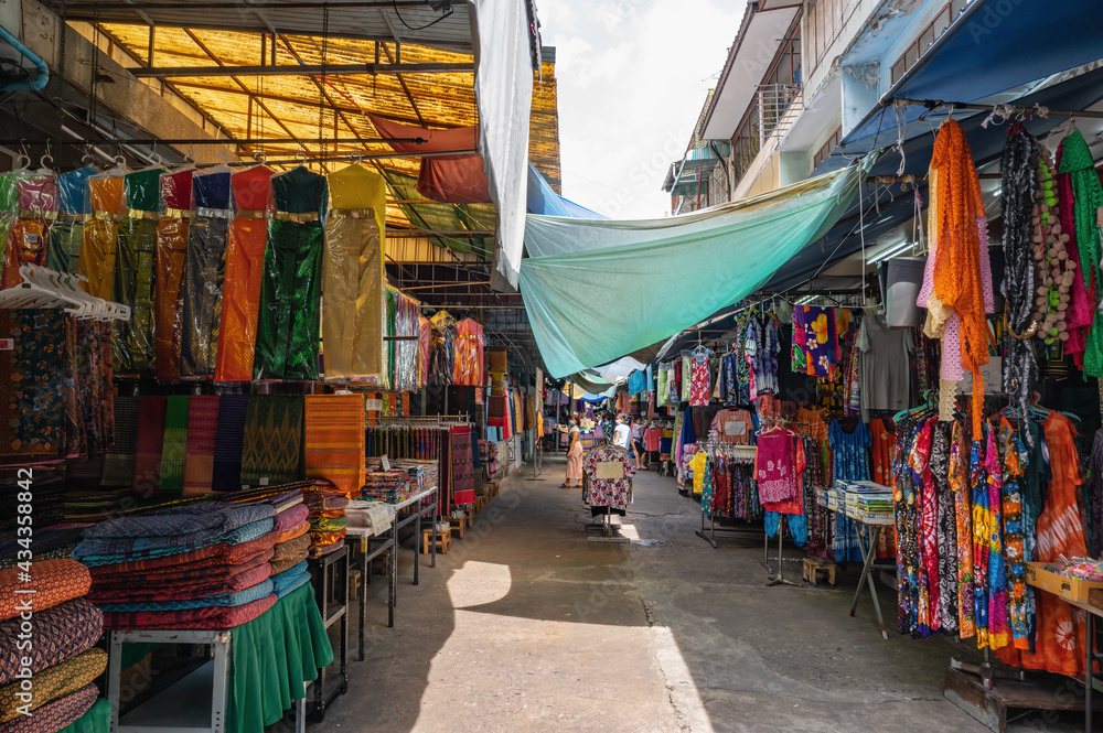 Fototapeta premium Bangkok/Thailand - 07/09/2020:Unacquainted Thai people or tourist walking on 