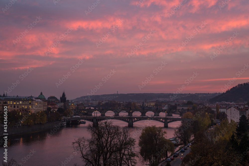 Prague's scenery with a pink sky