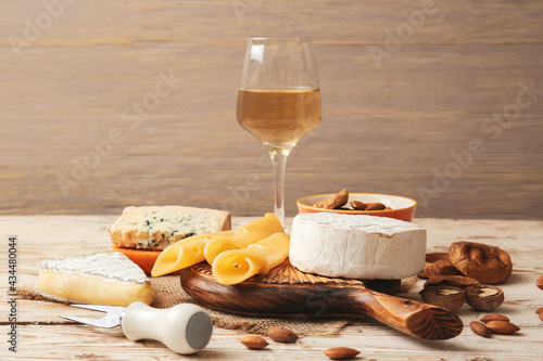 Gourmet cheese board with w...