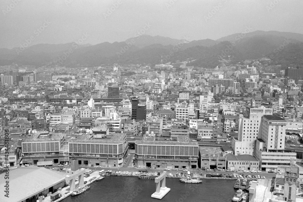 昭和52年7月の神戸港