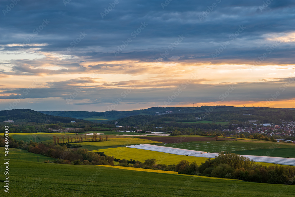 Obraz premium sunset over the fields