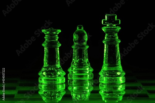 Szklane szachy podświetlane w kolorach rgb