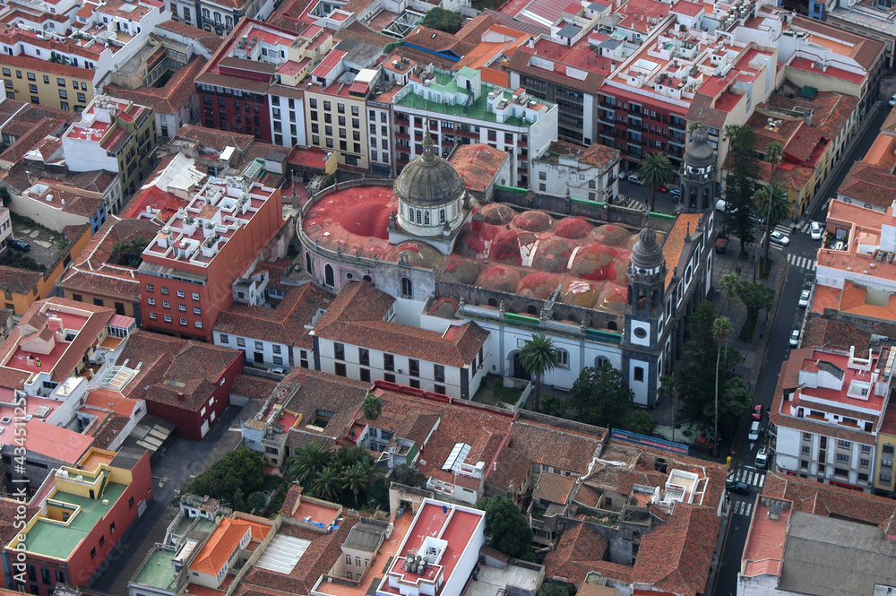 Fotografía aérea de la catedral de San Cristobal de La Laguna en la isla de Tenerife, Canarias