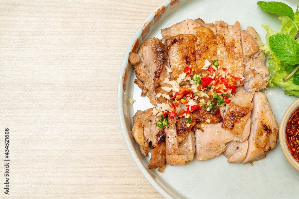 savoury grilled chicken with chilli and garlic savoury grilled chicken with chilli and garlic