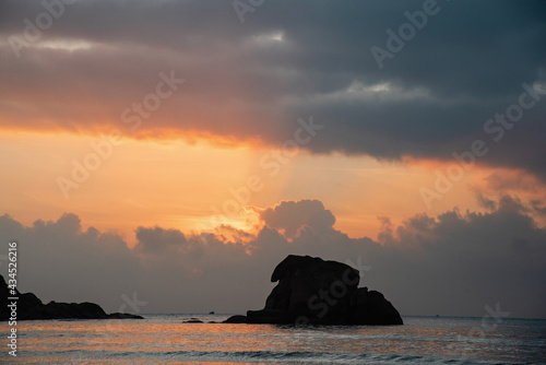 Sunrise over the Dadonghai Sea  Sanya  Hainan  China