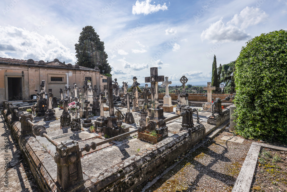 Cimitero delle porte sante a Firenze