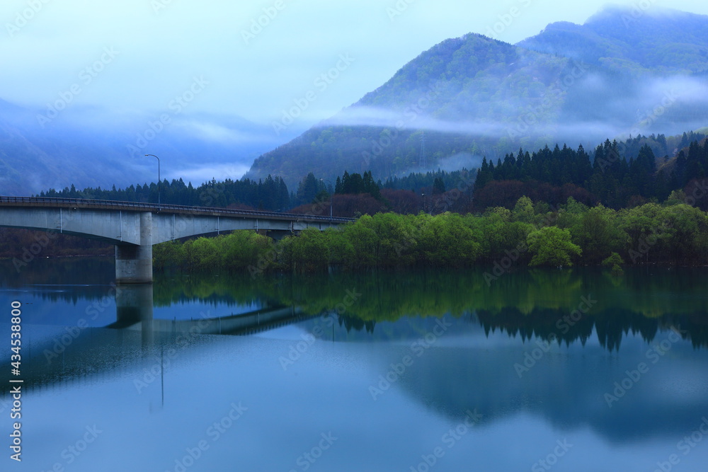 春の錦秋湖 春の錦秋湖