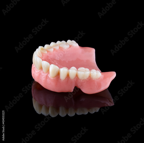Complete maxillary denture