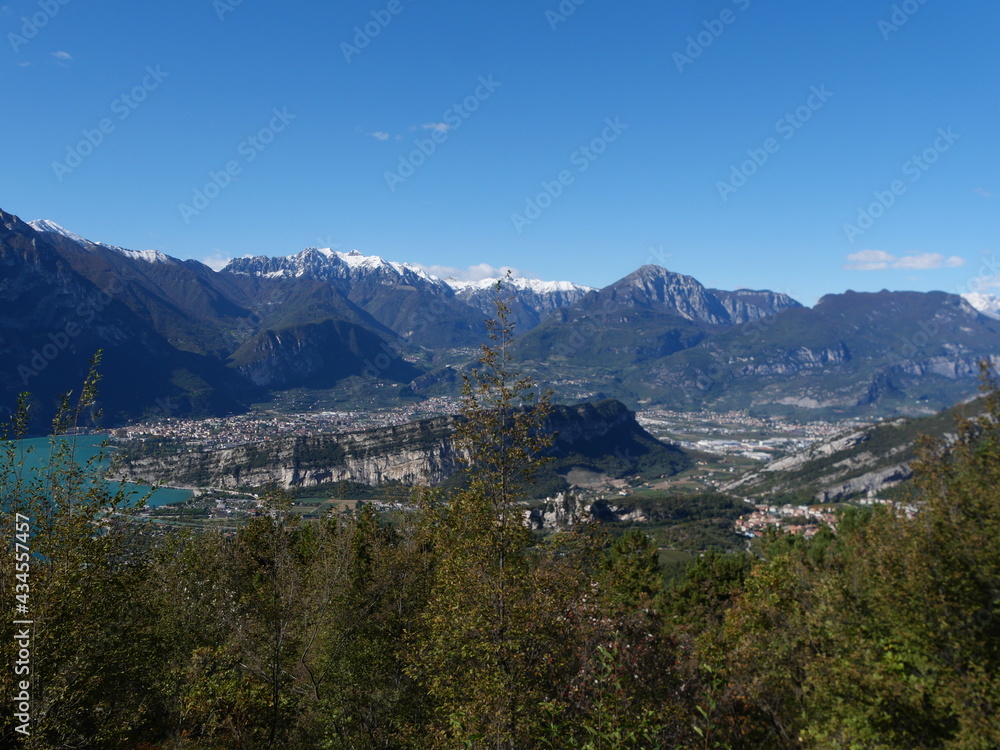 Bergpanorama am Gardasee Bergpanorama am Gardasee