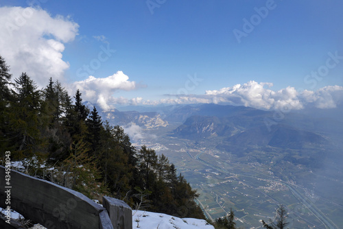 Aussicht vom Berg ins Tal