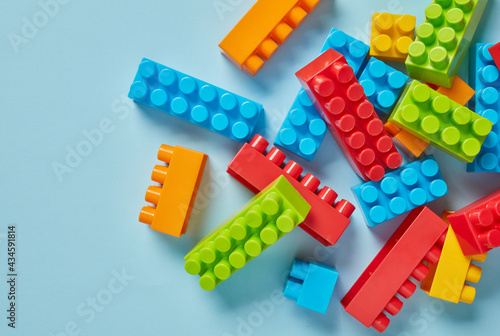 Multi-colored toy bricks