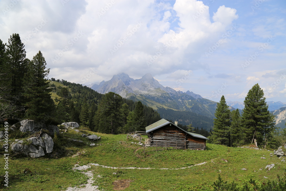 Wanderhütte in den bayrischen Bergen Wanderhütte in den bayrischen Bergen