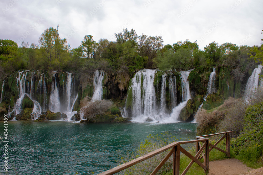 Obraz premium waterfall in the forest