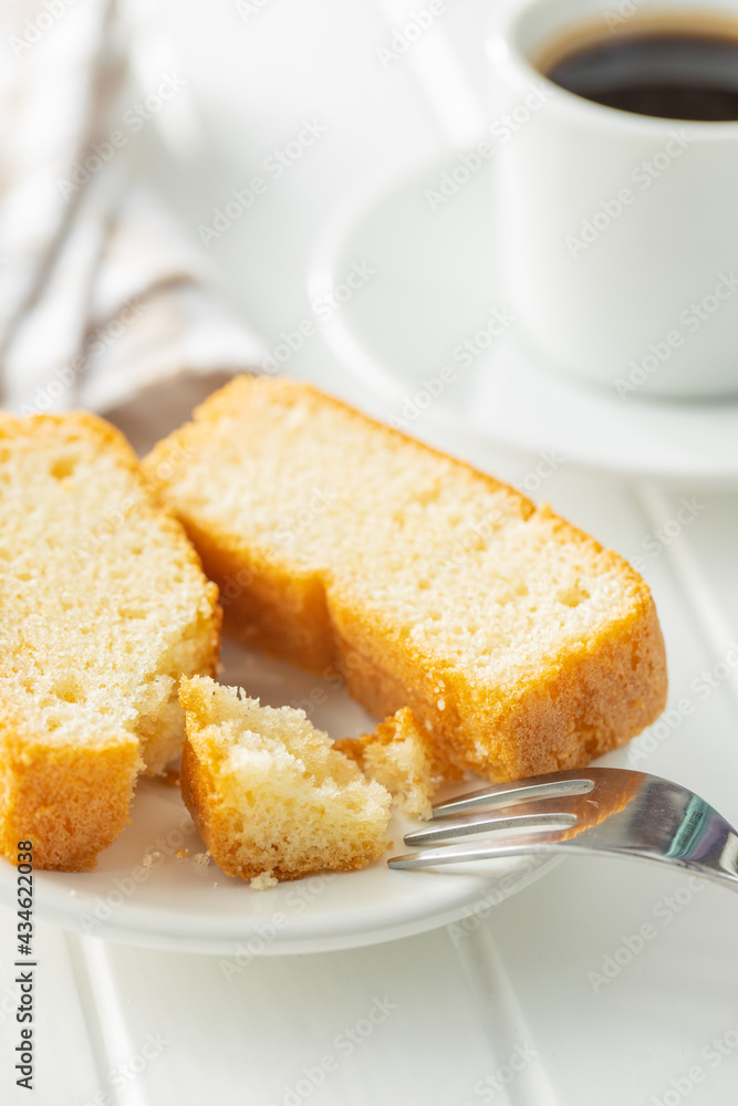 Sliced sponge dessert. Sweet sponge cake