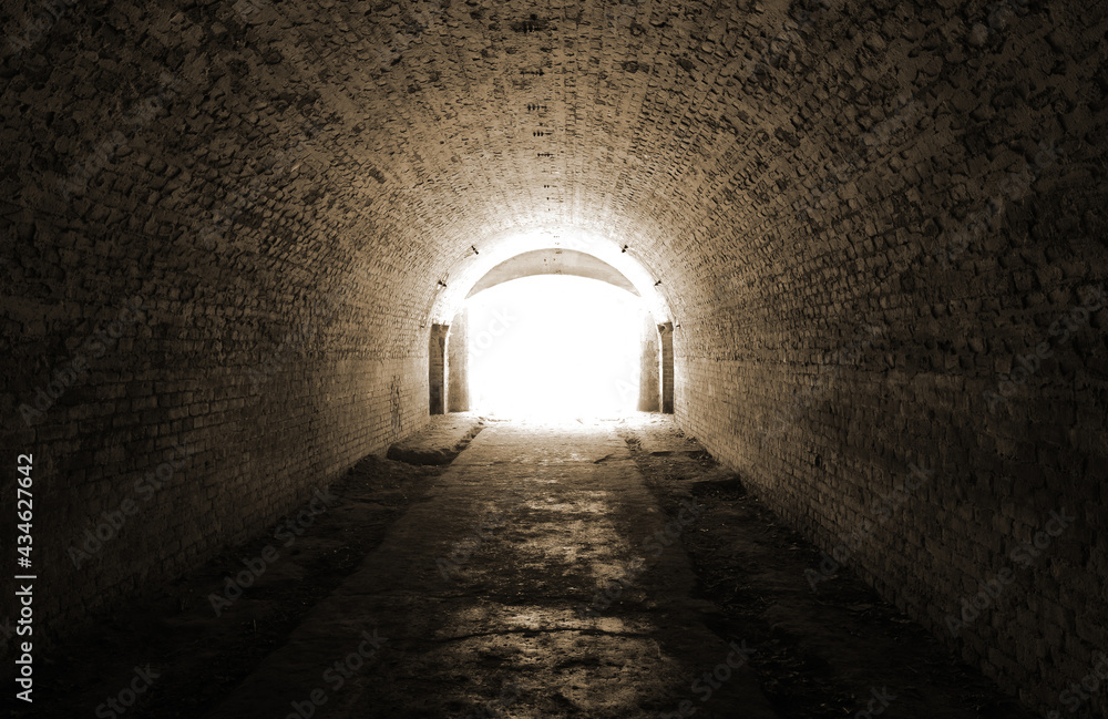Fototapeta premium light in tunnel