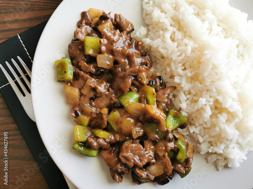 Beef in black bean sauce. Traditional Chinese food. 