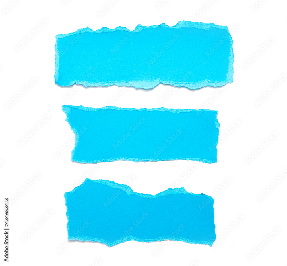 Obraz premium torn paper on white background with clipping path