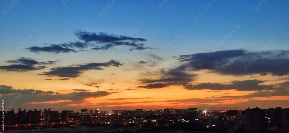 Fototapeta premium sunrise over the mountains
