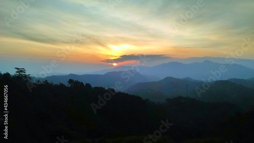 sunset in the mountains © Ushani