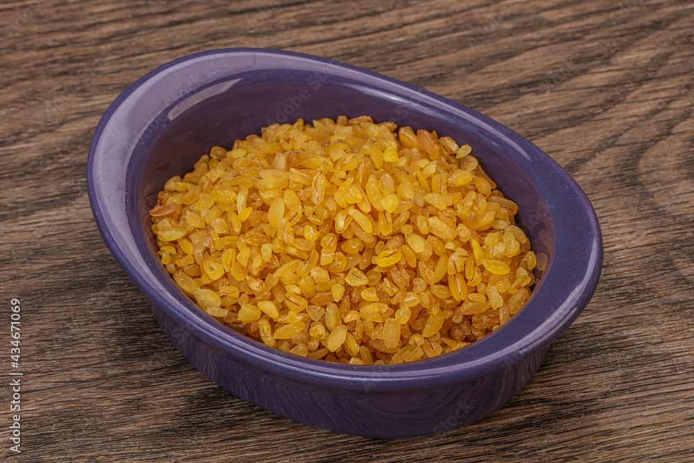 Vegetarian cuisine - dry bulgur for cooking Vegetarian cuisine - dry bulgur for cooking