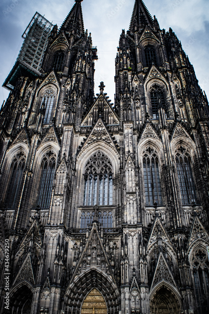 Fototapeta premium ドイツ、ケルン大聖堂の情景と周辺の風景