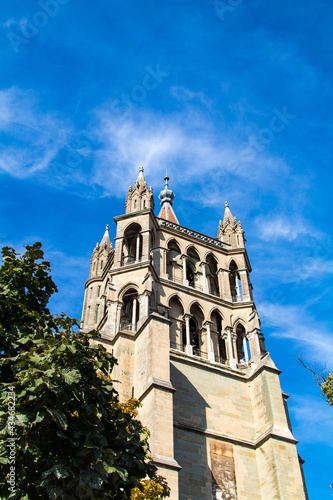 Vue sur le clocher de la cathédrale de Lausanne (Canton de Vaud, Suisse)