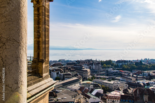 Vue sur la ville de Lausanne depuis le haut du clocher de la cath  drale de Lausanne  Canton de Vaud  Suisse 