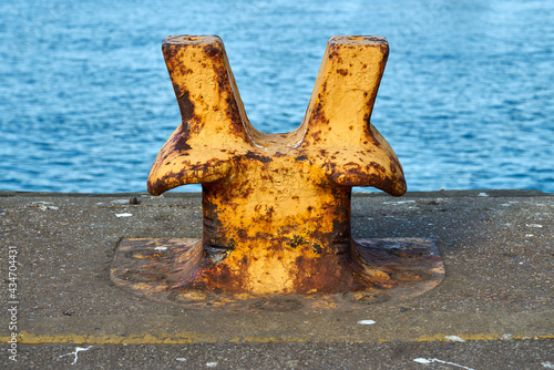 Obraz na plátně A straight on view of a twin horn mooring bollard