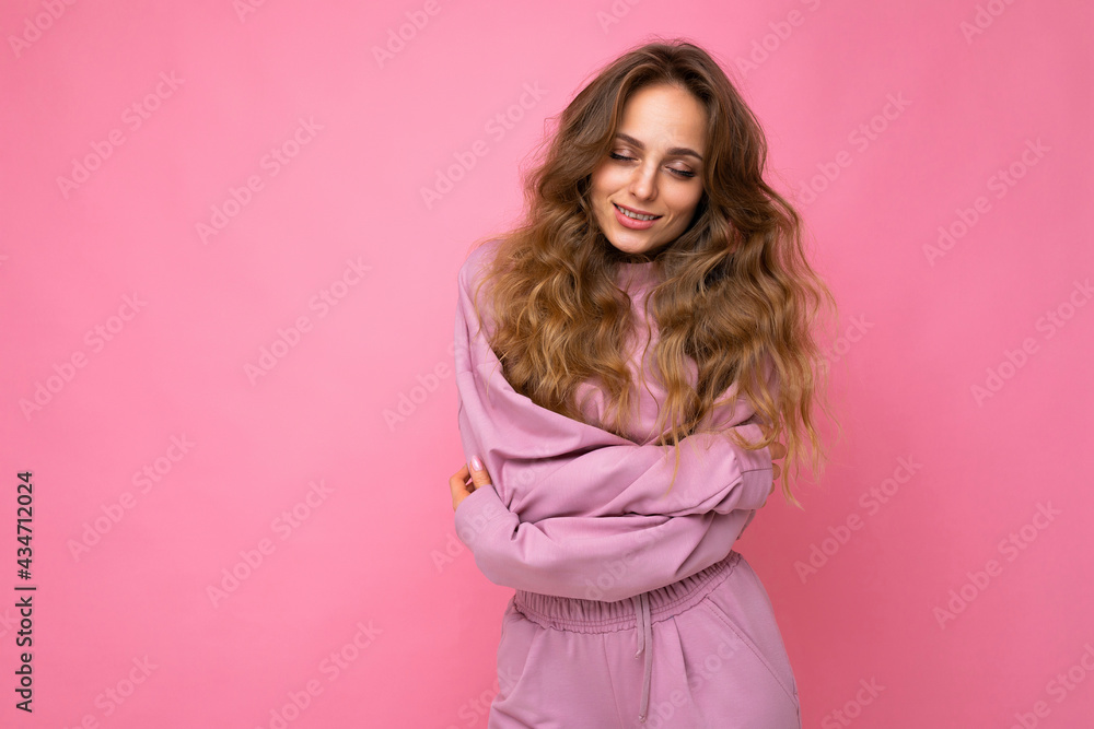 Close-up portrait of nice-looking attractive lovely lovable pretty cute winsome gorgeous cheerful cheery wavy-haired blonde woman isolated on pastel color background wearing stylish clothes Close-up portrait of nice-looking attractive lovely lovable pretty cute winsome gorgeous cheerful cheery wavy-haired blonde woman isolated on pastel color background wearing stylish clothes