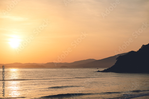 唐津湾「相賀の浜」からの朝日　佐賀観光 © tky15_lenz
