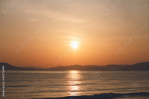 唐津湾「相賀の浜」からの朝日　佐賀観光 © tky15_lenz