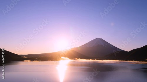 Wallpaper Mural 富士山　日の出　タイムラプス　本栖湖 Torontodigital.ca