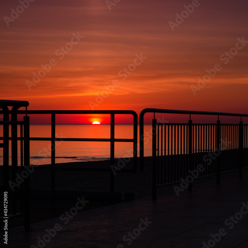 SUNRISE OVER THE SEA - Morning on the seashore  © Wojciech Wrzesień