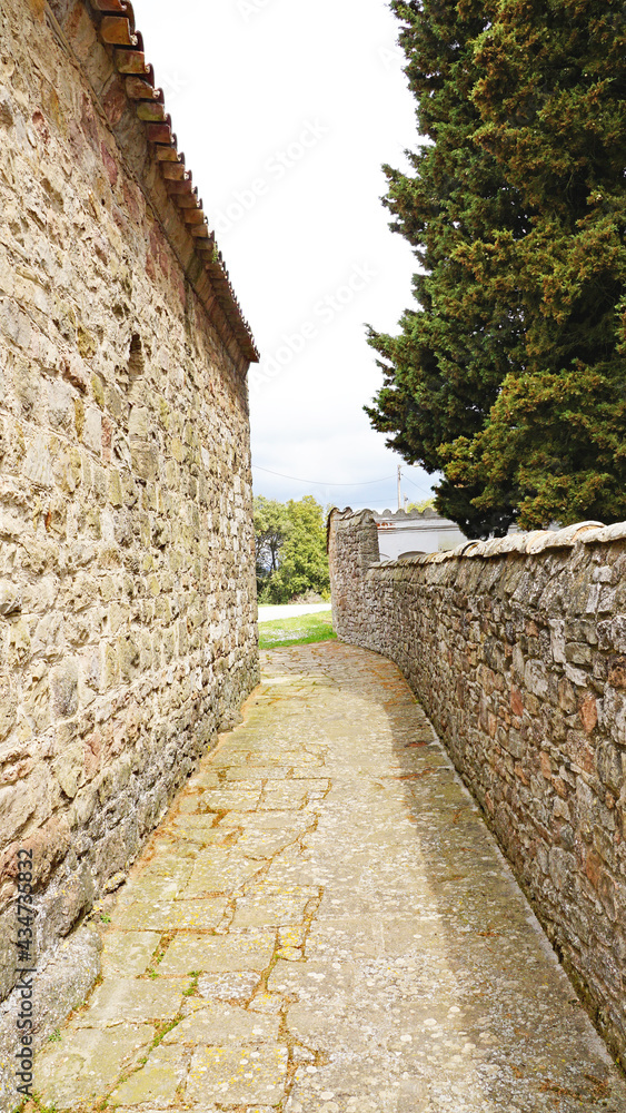 Cementerio y Ermita de Santa Cecilia en Granera en la provincia de Barcelona, Catalunya, España, Europa Cementerio y Ermita de Santa Cecilia en Granera en la provincia de Barcelona, Catalunya, España, Europa