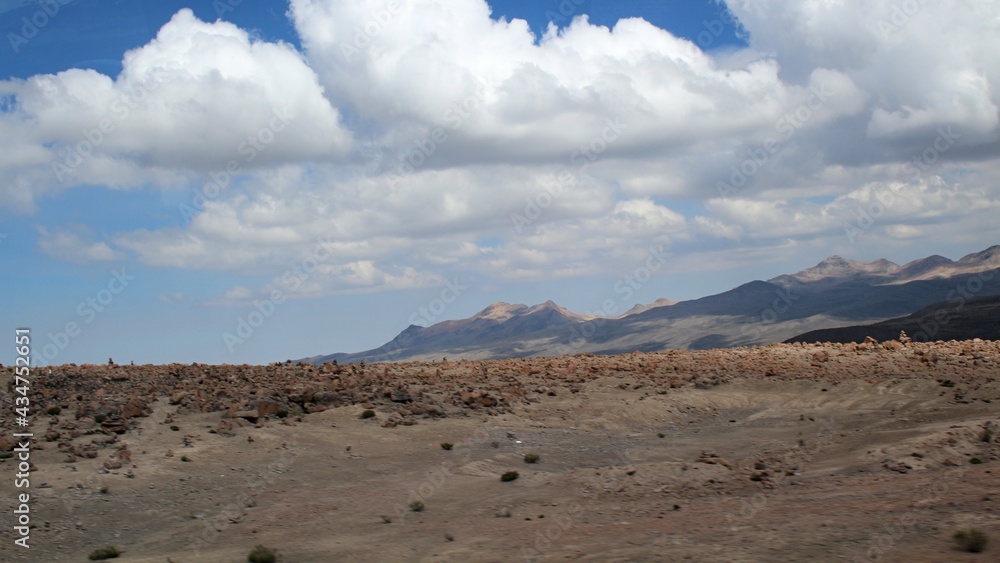 Nei pressi del lago Titicaca, Ande Perù Nei pressi del lago Titicaca, Ande Perù