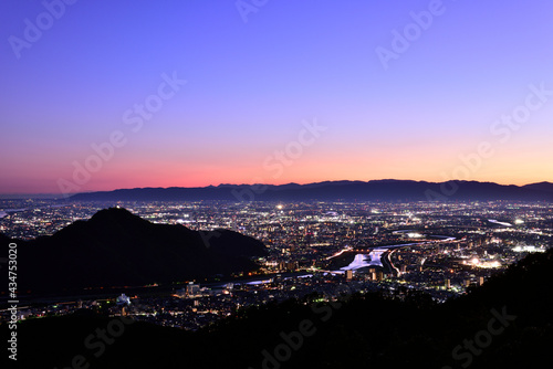 日本の岐阜市の夜景を百々ヶ峰山頂から見下ろす。 photo
