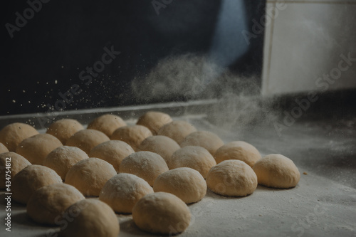 Bollos de pan masa cacera argentina con harina