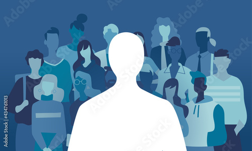 Silhouette di un candidato anonimo scelto su un gruppo di persone in attesa della selezione photo