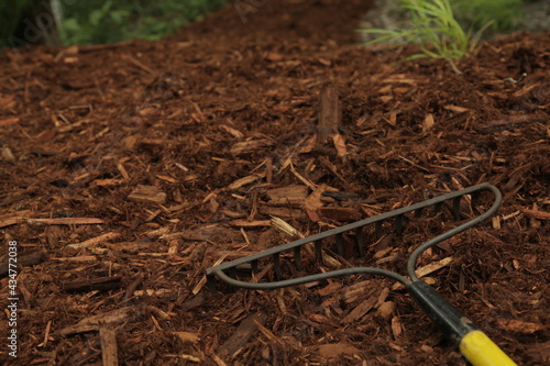 mulch rake
