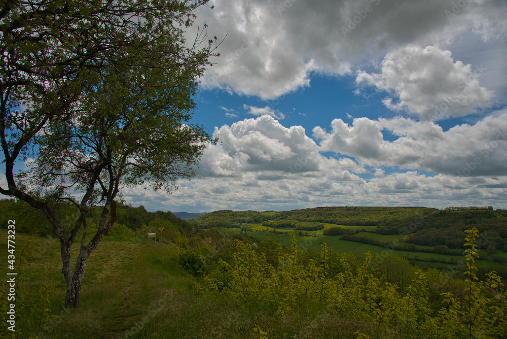 Landschaft um Alésia im Burgund in Frankreich Landschaft um Alésia im Burgund in Frankreich