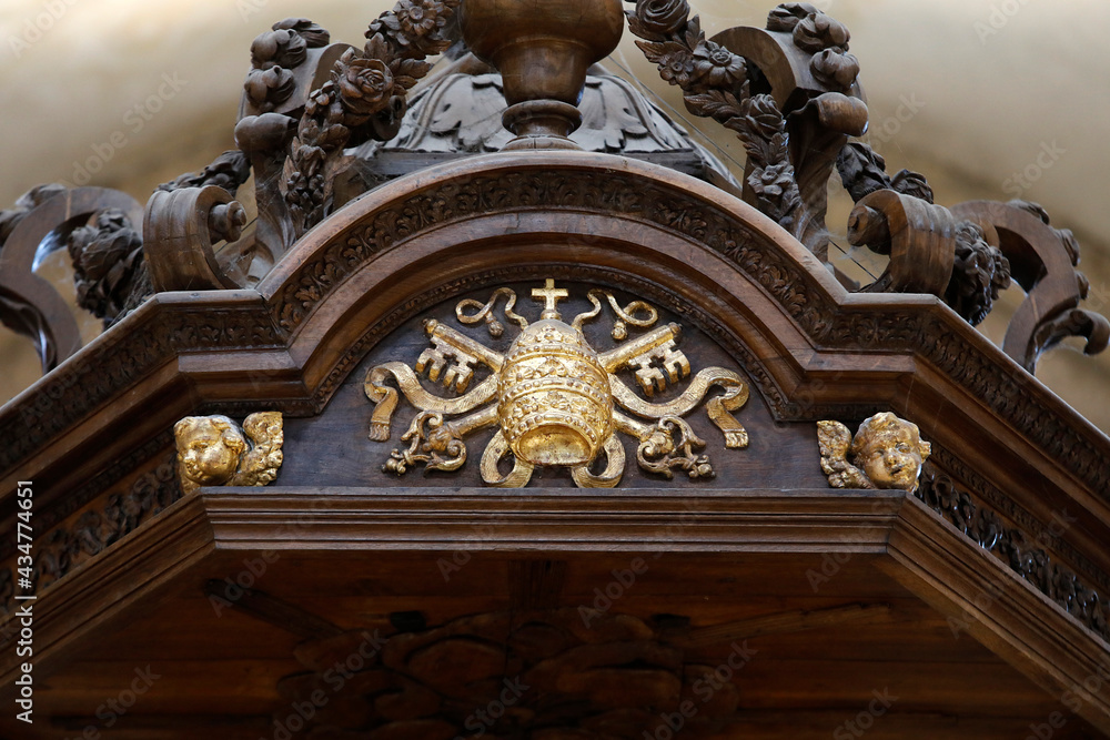 Fototapeta premium Saint Mary Magdalene basilica, Vezelay, France. Detail of the pulpit