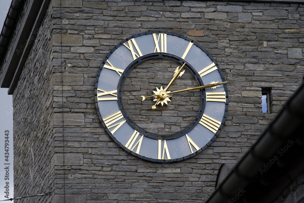 Φωτογραφία Watch at tower of railway station at City of Zurich